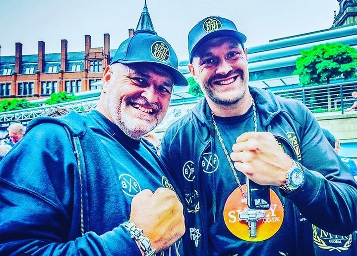 Fury starší prekonal rekord v jedení čokoládových guličiek
